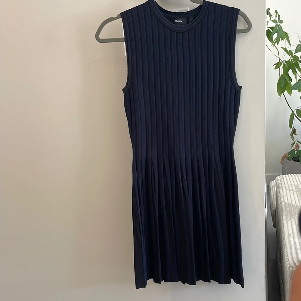 NEVER WORNED - Theory Women's Black Sleeveless Dress